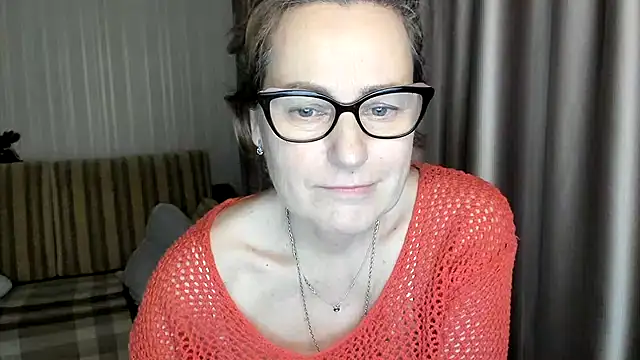 lauraoven online show from February 2025 06:47:02 PM