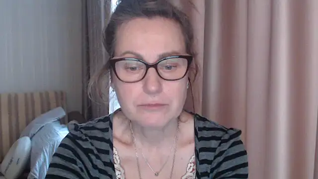 lauraoven online show from February 2025 12:27:01 PM