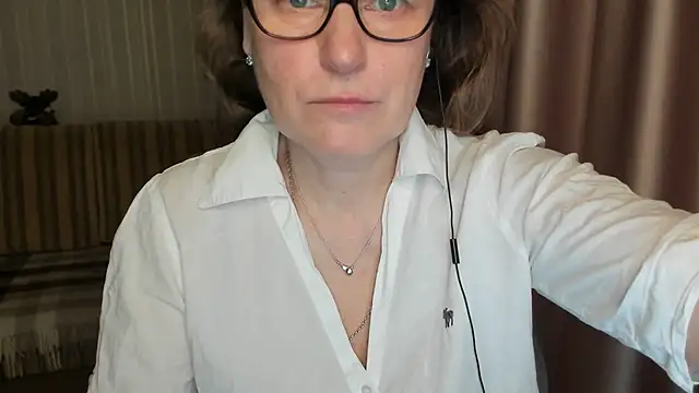 lauraoven online show from March 2025 07:25:02 AM