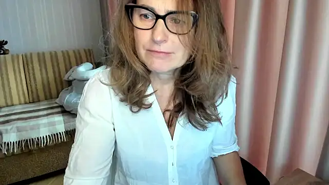 lauraoven online show from November 2025 08:13:02 AM