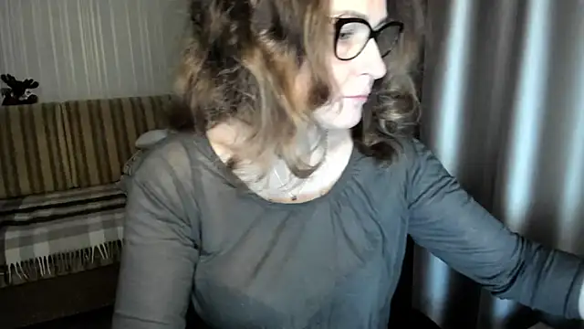 lauraoven online show from December 2025 07:13:02 AM