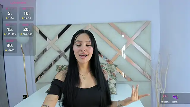 tati saldarriaga online show from November 2025 07:51:02 PM