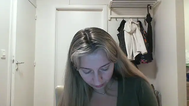 SusanCurt online show from October 2025 08:50:02 AM