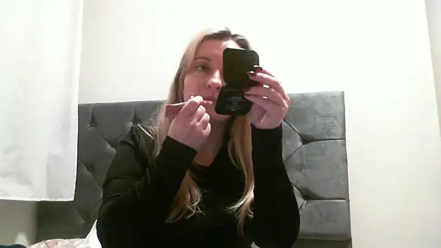 SusanCurt online show from December 2025 06:04:01 PM