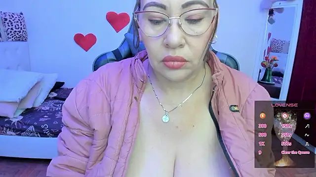 esmeralda milf online show from February 2026 01:52:01 PM