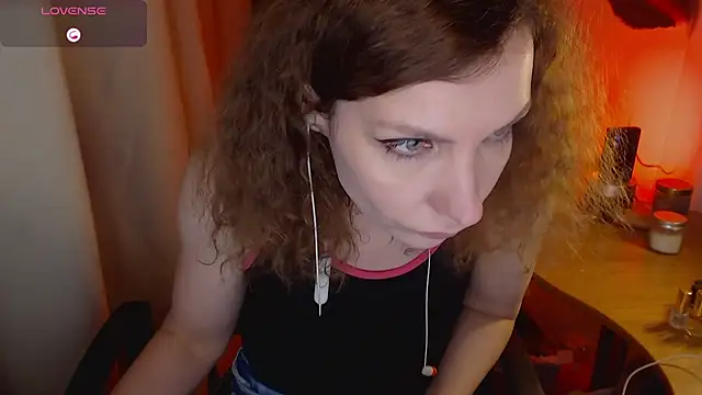 Snapshot of JohansonKatie chatting on February 2025 01:38:01 AM JohansonKatie online show from February 2025 01:38:01 AM