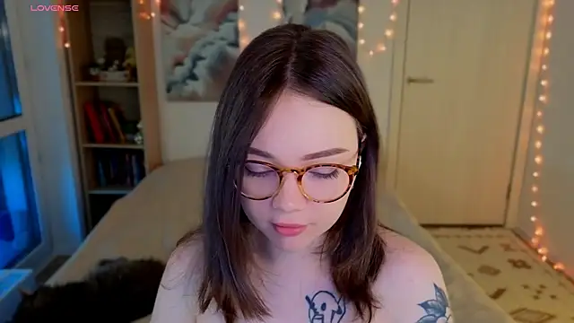 MilenaSaint online show from April 2026 04:06:02 AM