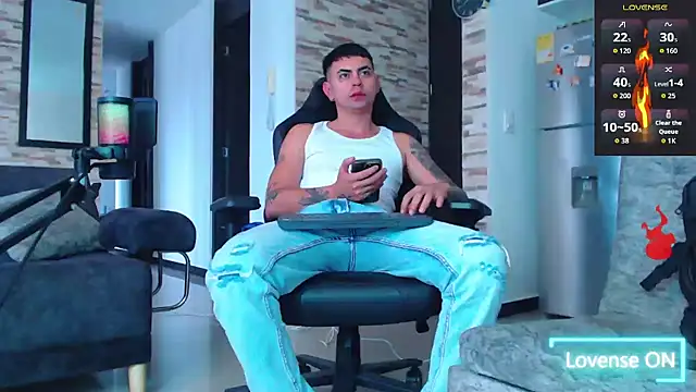 Snapshot of Lobito_xxxl chatting on November 2025 09:17:01 PM Lobito xxxl online show from November 2025 09:17:01 PM