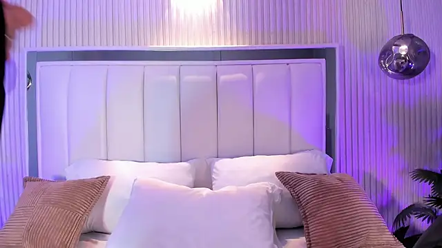 Snapshot of naughty_flower18 chatting on February 2026 11:21:02 PM naughty flower18 online show from February 2026 11:21:02 PM