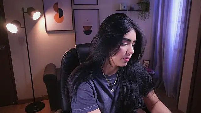 Isabella dior online show from November 2025 03:48:02 PM