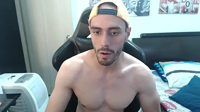 Snapshot of samuelgarcia_ chatting on December 2024 02:21:01 AM samuelgarcia online show from December 2024 02:21:01 AM