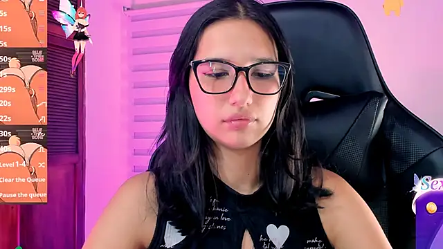 Snapshot of Luniverse chatting on February 2025 12:10:01 AM Luniverse online show from February 2025 12:10:01 AM