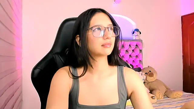 Luniverse online show from November 2025 10:34:02 PM