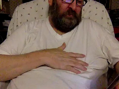 Snapshot of Drwhocares chatting on December 2024 06:32:02 PM Drwhocares online show from December 2024 06:32:02 PM