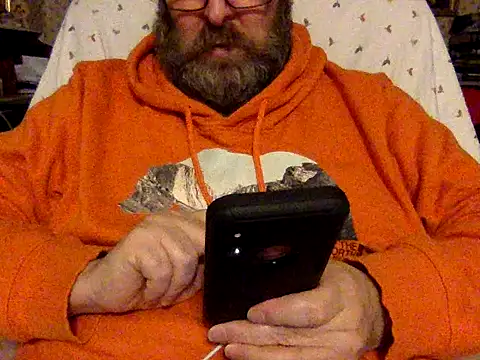 Snapshot of Drwhocares chatting on December 2024 07:34:01 PM Drwhocares online show from December 2024 07:34:01 PM