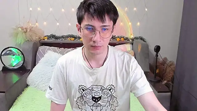 Snapshot of Yumi_steve chatting on October 2025 05:44:02 PM Yumi steve online show from October 2025 05:44:02 PM