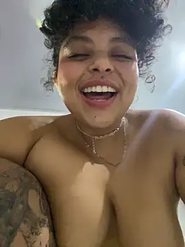 Snapshot of PrincessLauren420 chatting on October 2025 02:23:02 AM PrincessLauren420 online show from October 2025 02:23:02 AM