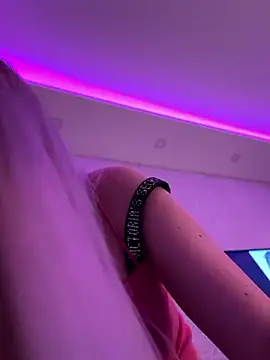 Snapshot of mollyxxx chatting on December 2024 12:45:02 AM mollyxxx online show from December 2024 12:45:02 AM