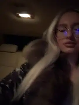 Snapshot of mollyxxx chatting on December 2024 02:30:02 AM mollyxxx online show from December 2024 02:30:02 AM