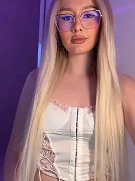 Snapshot of mollyxxx chatting on January 2025 12:31:01 AM mollyxxx online show from January 2025 12:31:01 AM