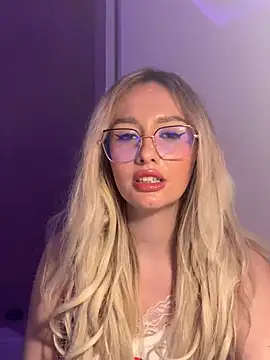 Snapshot of mollyxxx chatting on January 2025 04:17:02 AM mollyxxx online show from January 2025 04:17:02 AM