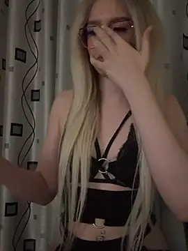 Snapshot of mollyxxx chatting on February 2025 01:12:02 AM mollyxxx online show from February 2025 01:12:02 AM