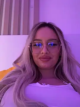 Snapshot of mollyxxx chatting on February 2025 04:25:01 AM mollyxxx online show from February 2025 04:25:01 AM