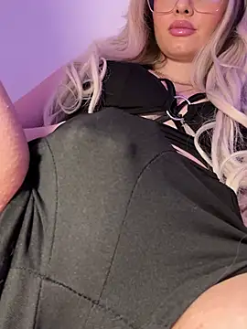 Snapshot of mollyxxx chatting on February 2025 03:45:01 AM mollyxxx online show from February 2025 03:45:01 AM