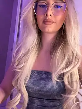 Snapshot of mollyxxx chatting on March 2025 02:39:02 AM mollyxxx online show from March 2025 02:39:02 AM