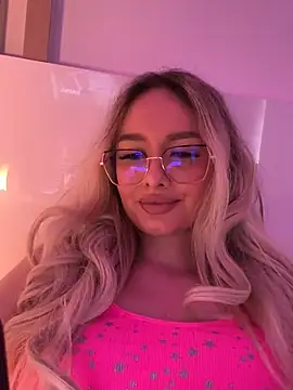 Snapshot of mollyxxx chatting on March 2025 08:19:02 AM mollyxxx online show from March 2025 08:19:02 AM