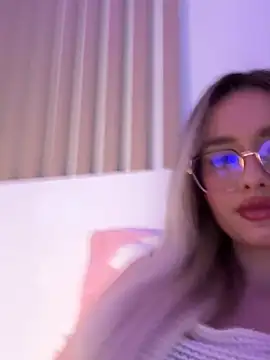 Snapshot of mollyxxx chatting on March 2025 05:41:02 AM mollyxxx online show from March 2025 05:41:02 AM