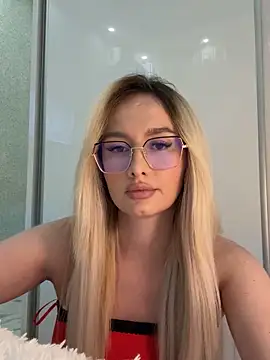 Snapshot of mollyxxx chatting on October 2025 02:30:01 AM mollyxxx online show from October 2025 02:30:01 AM