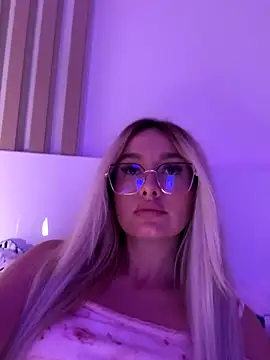 Snapshot of mollyxxx chatting on October 2025 01:59:02 AM mollyxxx online show from October 2025 01:59:02 AM