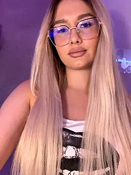 Snapshot of mollyxxx chatting on October 2025 03:14:01 AM mollyxxx online show from October 2025 03:14:01 AM