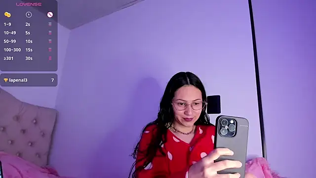 Snapshot of Anyi_1 chatting on January 2025 01:56:01 AM Anyi 1 online show from January 2025 01:56:01 AM