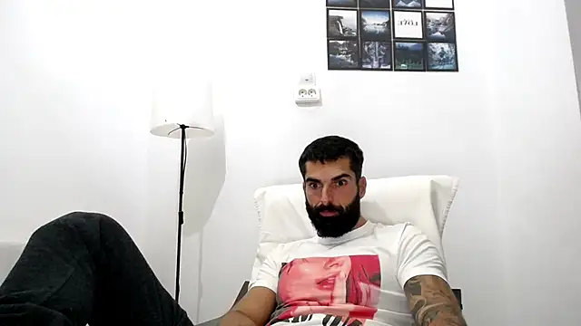 Verycutex online show from October 2025 05:42:01 PM