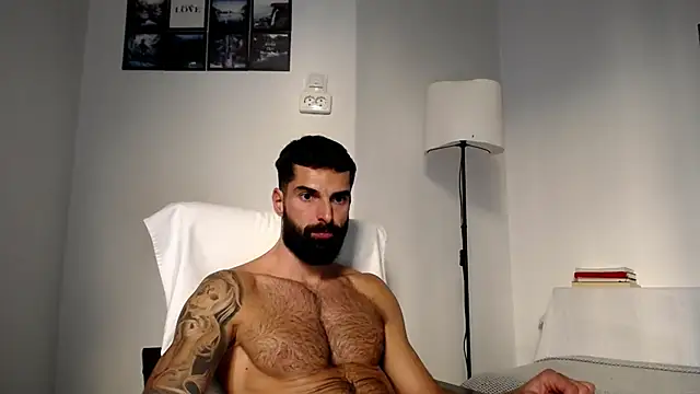 Verycutex online show from October 2025 12:15:01 PM