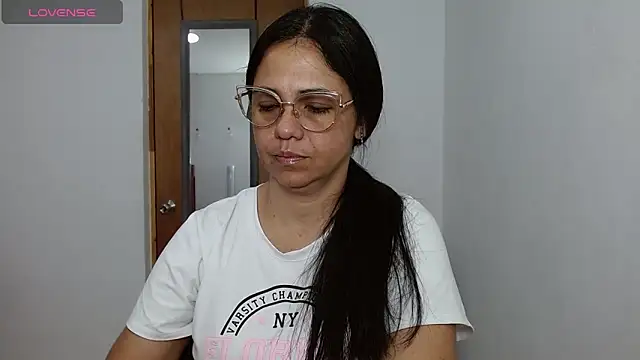 selena ferri online show from April 2026 02:00:01 AM