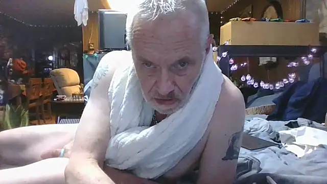 Makowboy online show from October 2025 07:23:01 PM