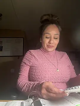 Snapshot of Aw_ThROAt9 chatting on March 2026 04:48:01 AM Aw ThROAt9 online show from March 2026 04:48:01 AM