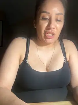 Snapshot of Aw_ThROAt9 chatting on March 2026 05:12:02 AM Aw ThROAt9 online show from March 2026 05:12:02 AM