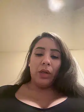 Snapshot of Aw_ThROAt9 chatting on April 2026 02:16:02 AM Aw ThROAt9 online show from April 2026 02:16:02 AM