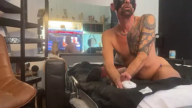 Snapshot of Sportparis4 chatting on October 2025 05:00:02 AM Sportparis4 online show from October 2025 05:00:02 AM