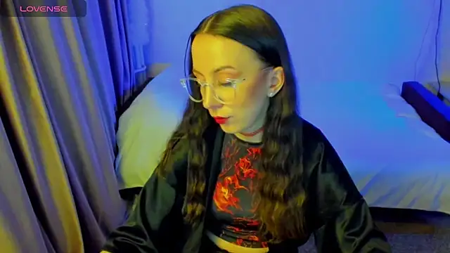CurlySteph online show from April 2026 07:20:02 PM