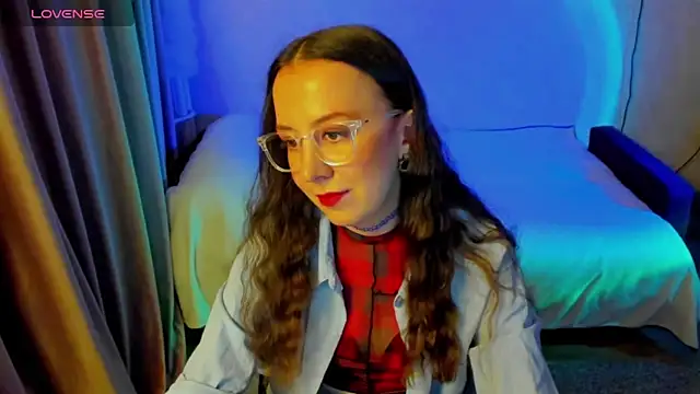 CurlySteph online show from June 2026 07:28:01 PM