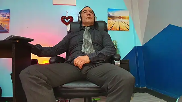Snapshot of juanses_n_toro chatting on October 2025 01:25:02 PM juanses n toro online show from October 2025 01:25:02 PM
