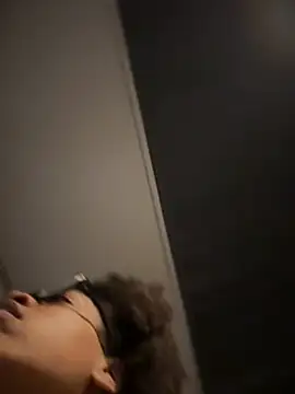 Snapshot of Cum2Charm chatting on March 2025 05:38:02 AM Cum2Charm online show from March 2025 05:38:02 AM