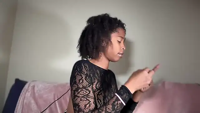 Snapshot of Cum2Charm chatting on November 2025 02:27:01 PM Cum2Charm online show from November 2025 02:27:01 PM