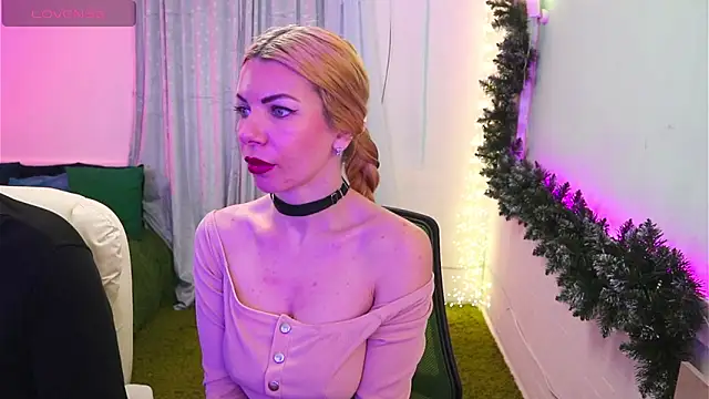 Snapshot of AlisaAleksandr chatting on February 2026 01:31:01 AM AlisaAleksandr online show from February 2026 01:31:01 AM