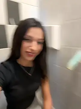  MiaQueen  online show from November 2025 10:45:02 PM